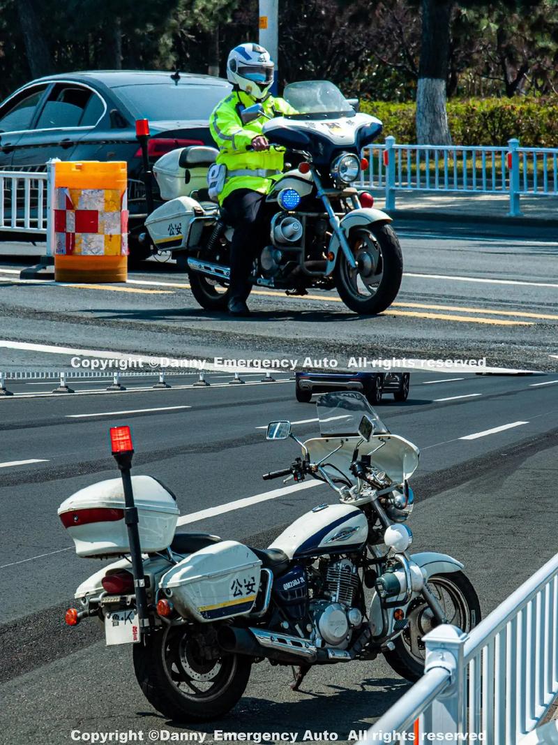 警察摩托车