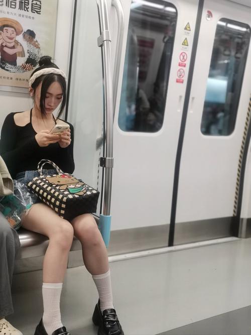 地铁小姐2全人物解锁