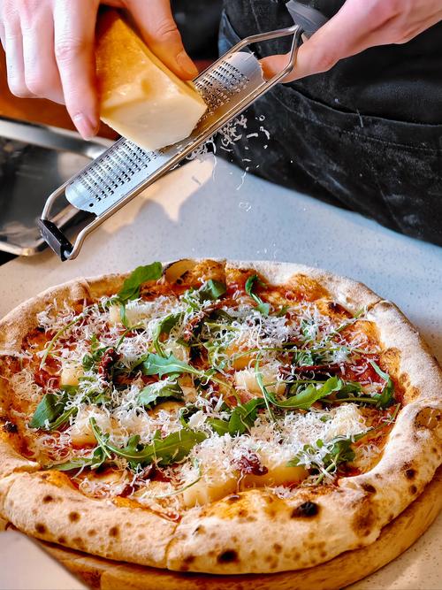 在厨房里烤披萨(Pizza在线阅读