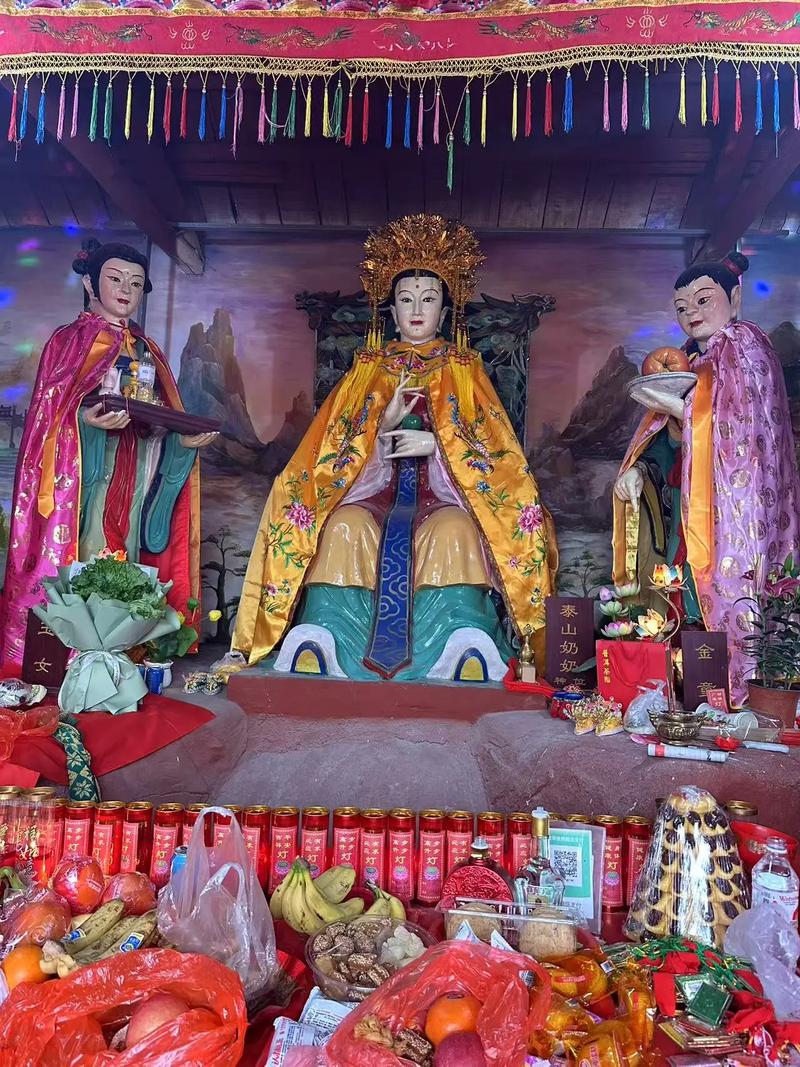 泰山老奶奶神像