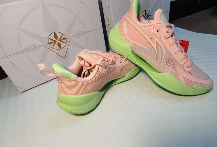 yeezy水蜜桃v2值得入手吗热度狂飙